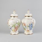 1267 8016 VASES AND COVERS